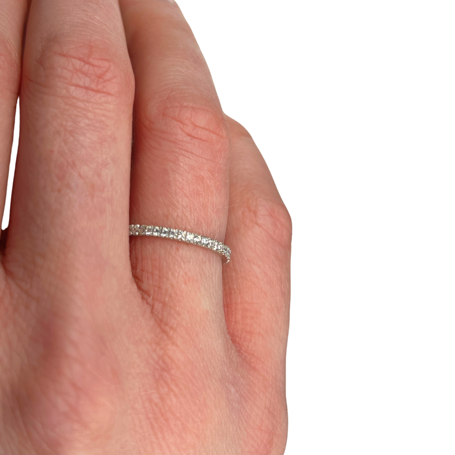 ANELLO VERETTA ETERNITY IN ORO BIANCO E ZIRCONI