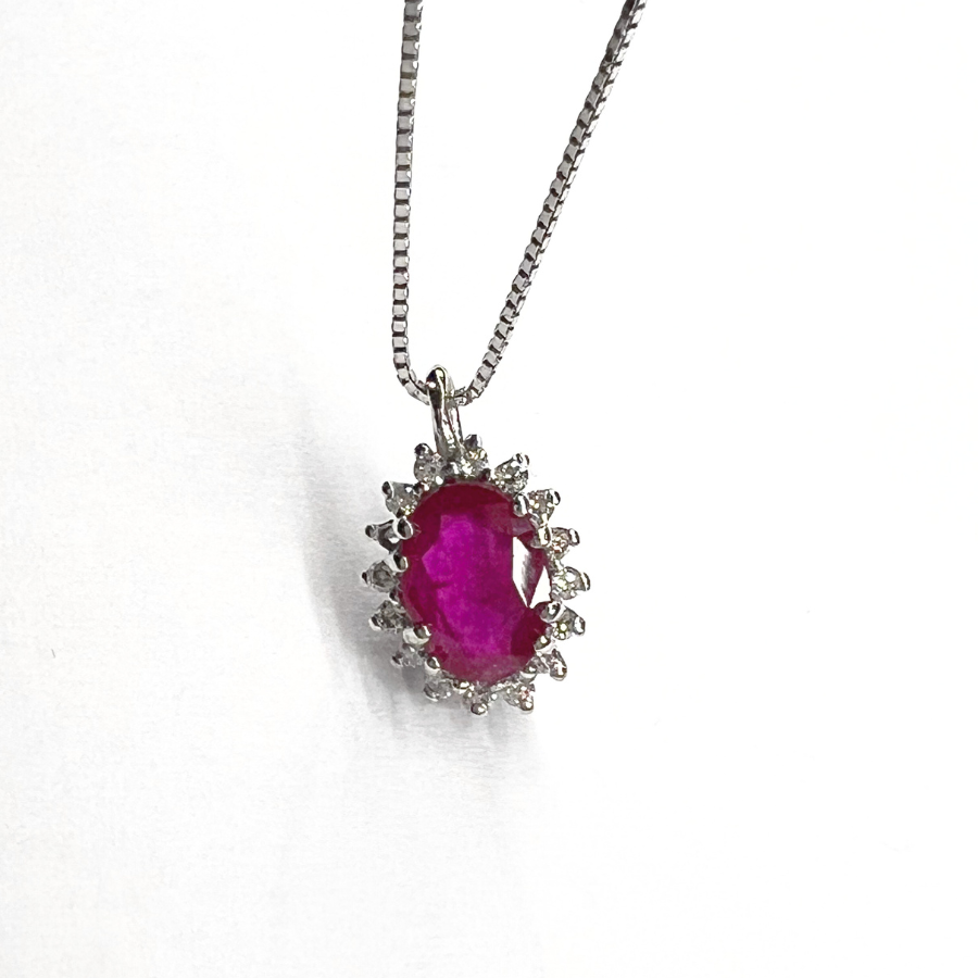 COLLANA IN ORO CON PENDENTE DI DIAMANTI E RUBINO Pe42