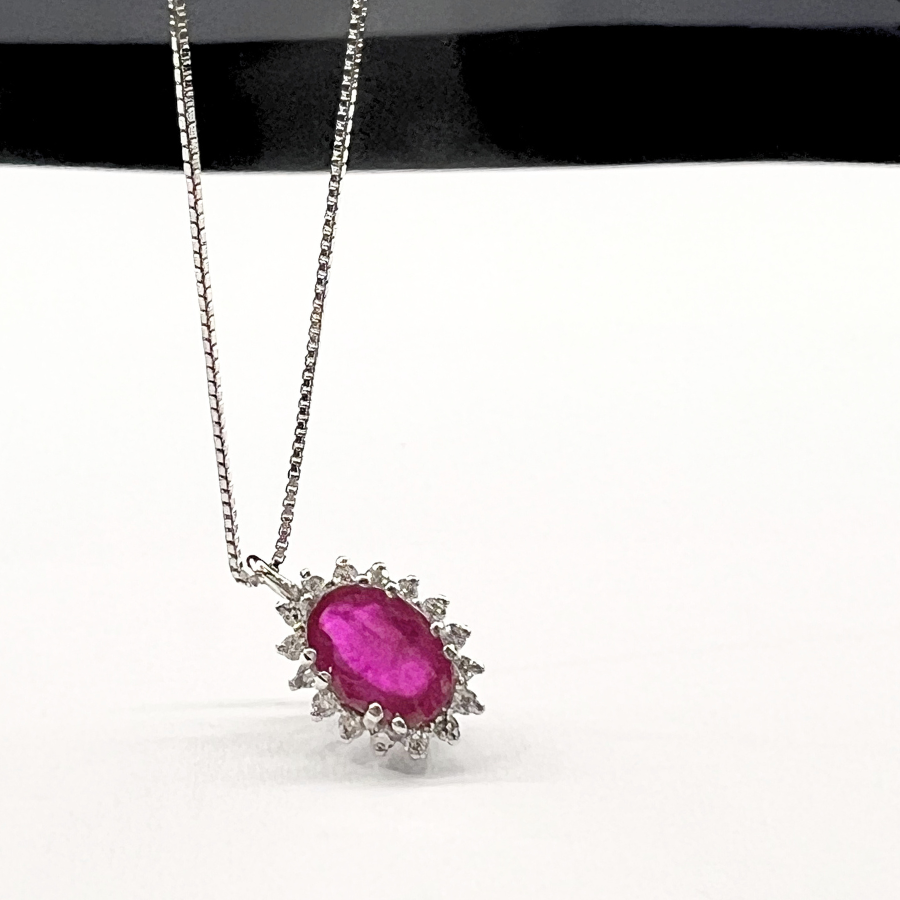 COLLANA IN ORO CON PENDENTE DI DIAMANTI E RUBINO Pe42