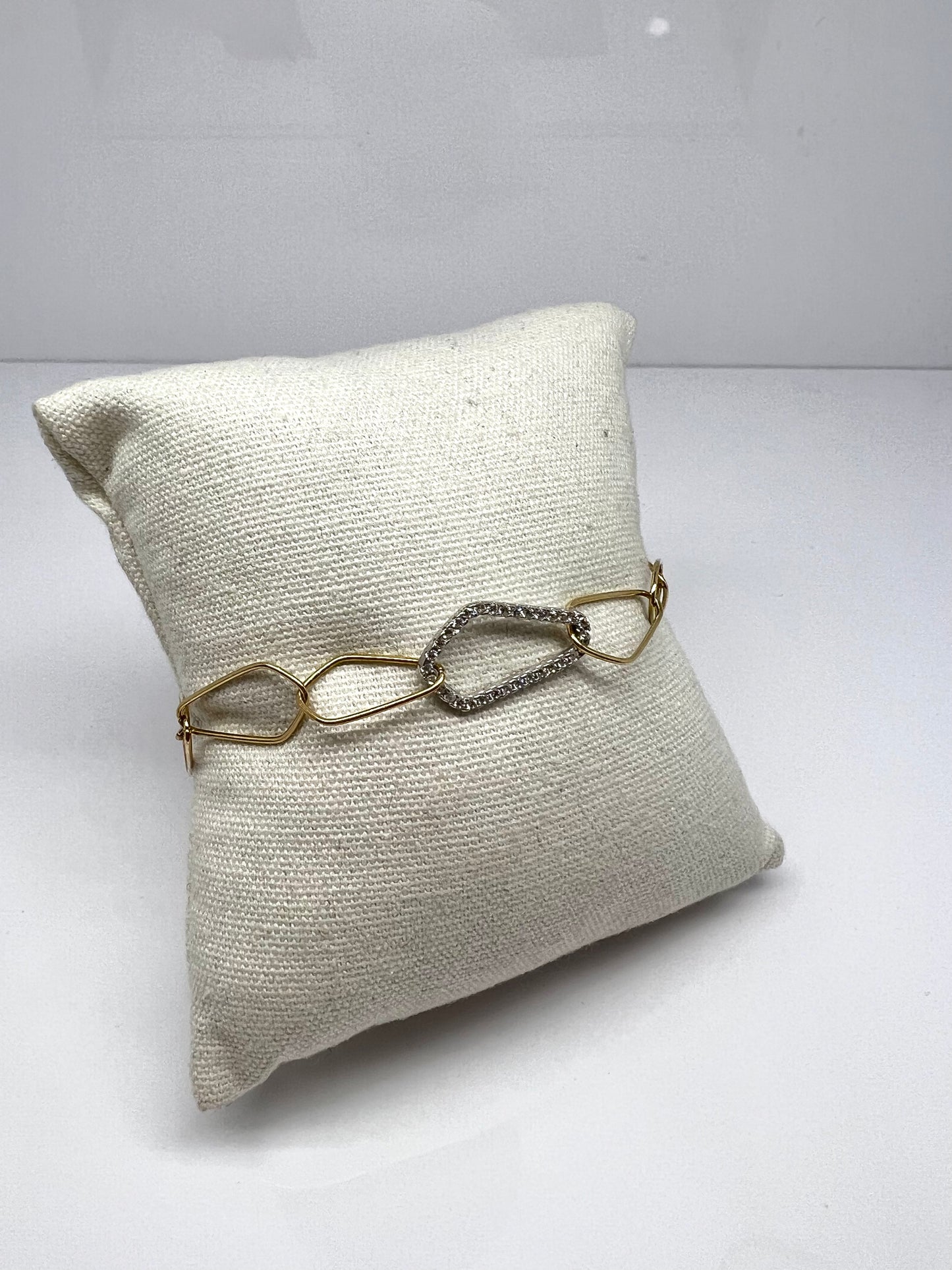 BRACCIALE IN ORO A CATENA CON MAGLIA ZIRCONATA
