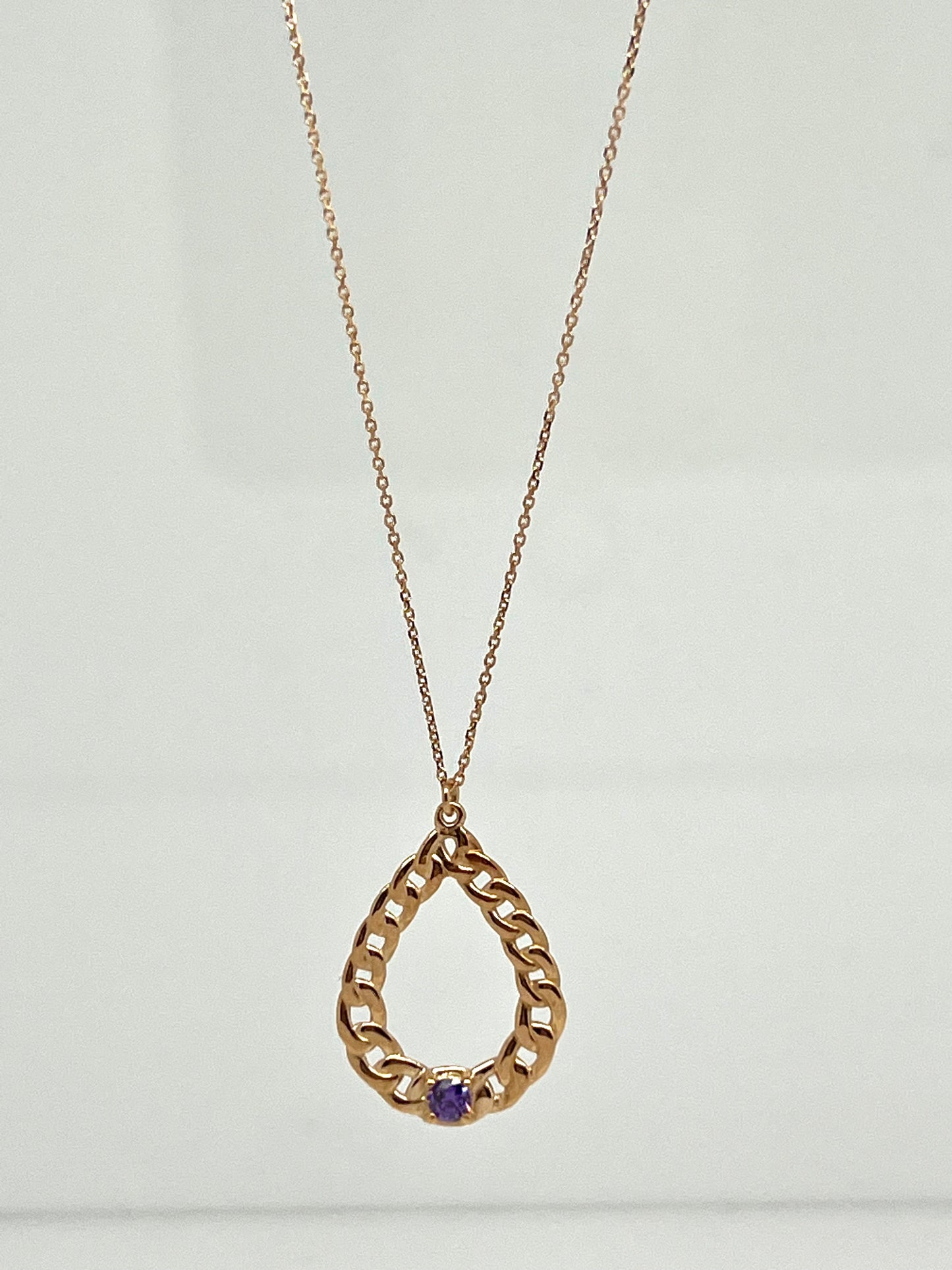 COLLANA IN ORO ROSA CON CIONDOLO A GOCCIA