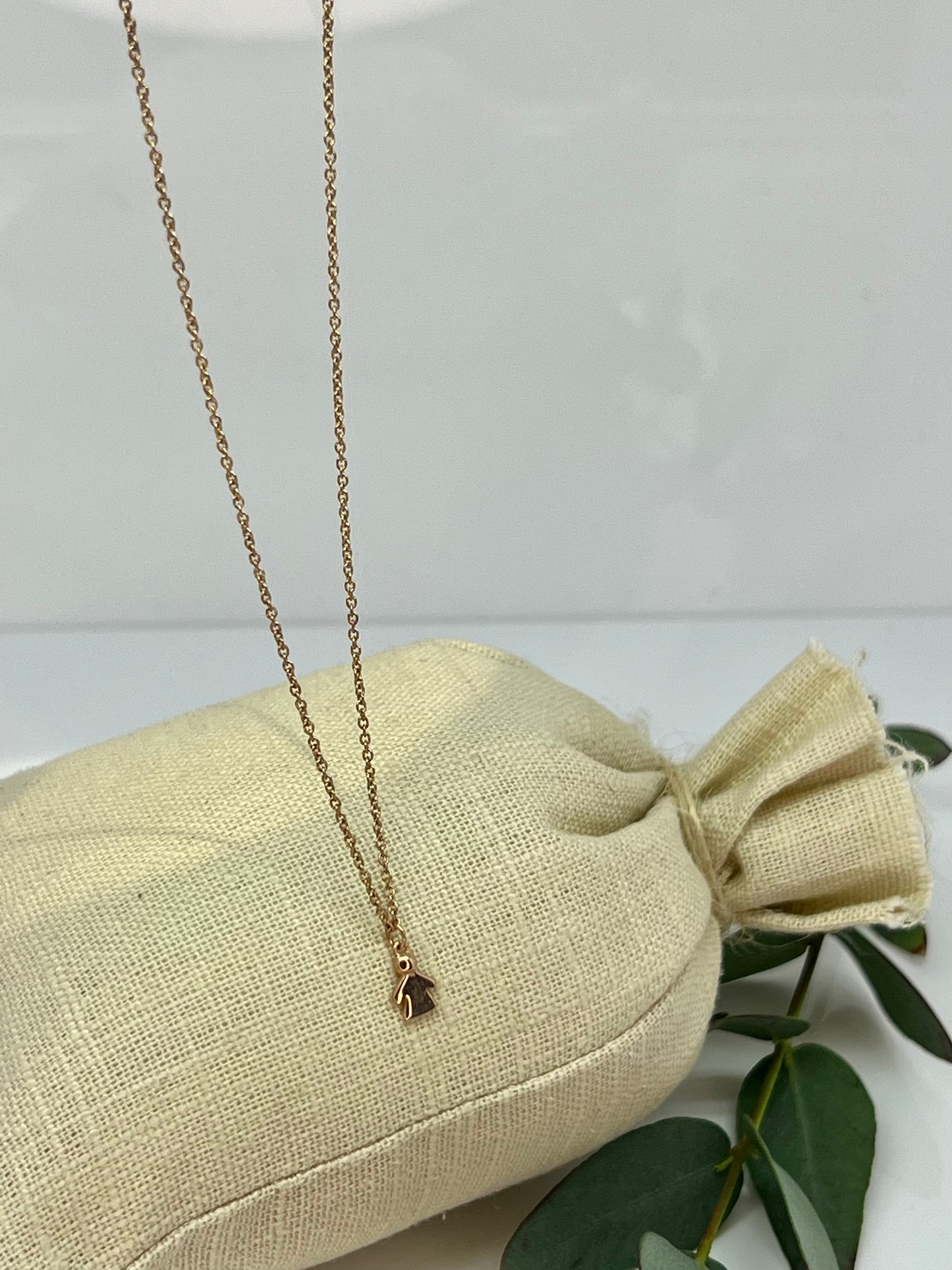 COLLANA IN ORO CON CIONDOLO