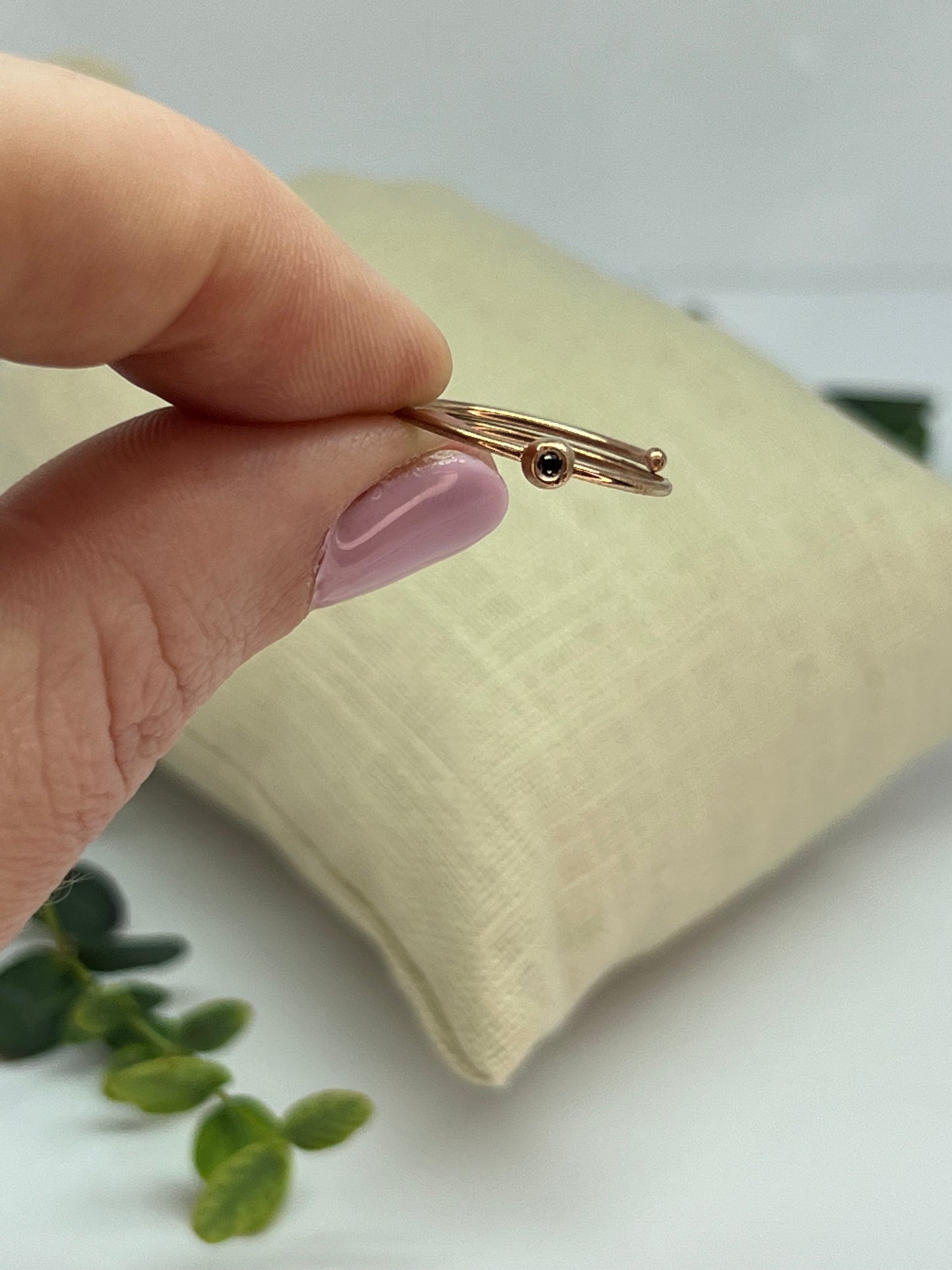 ANELLINO IN ORO CON ZIRCONCINO VERDE SCURO