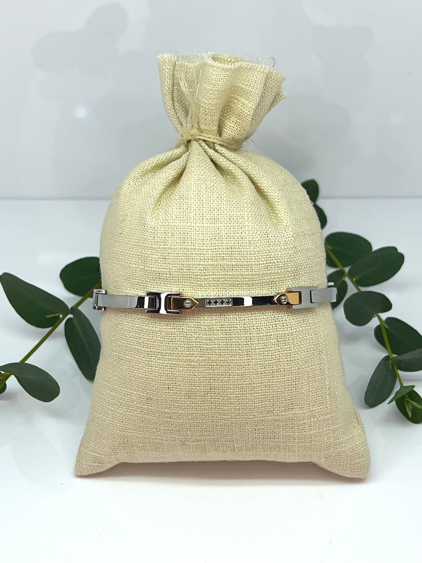 BRACCIALE IN ACCIAIO CON DIAMANTI NERI