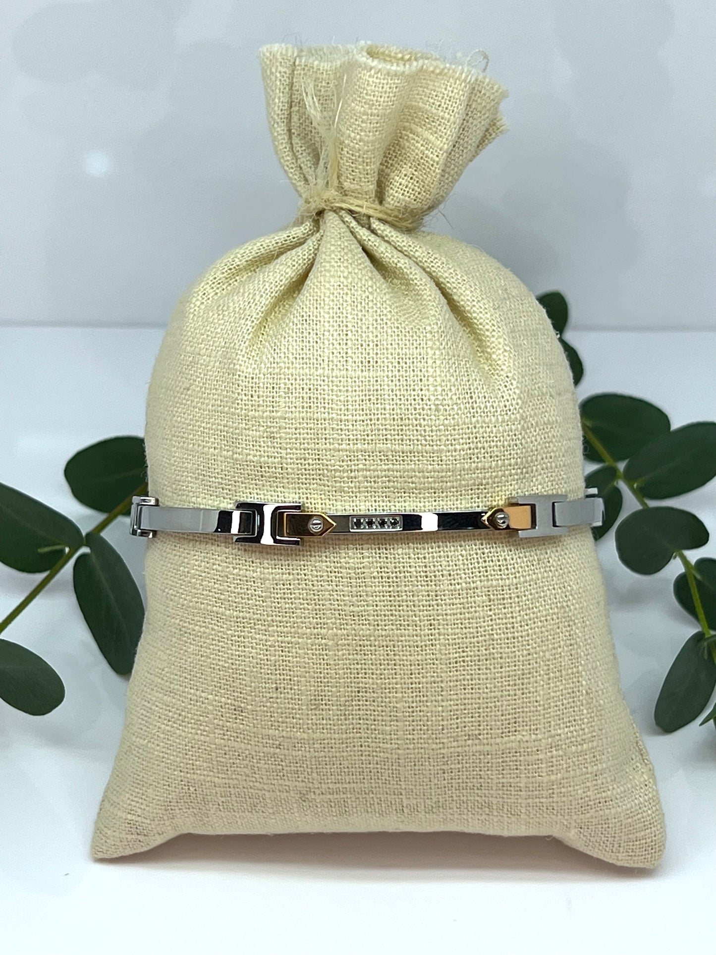 BRACCIALE IN ACCIAIO CON DIAMANTI NERI