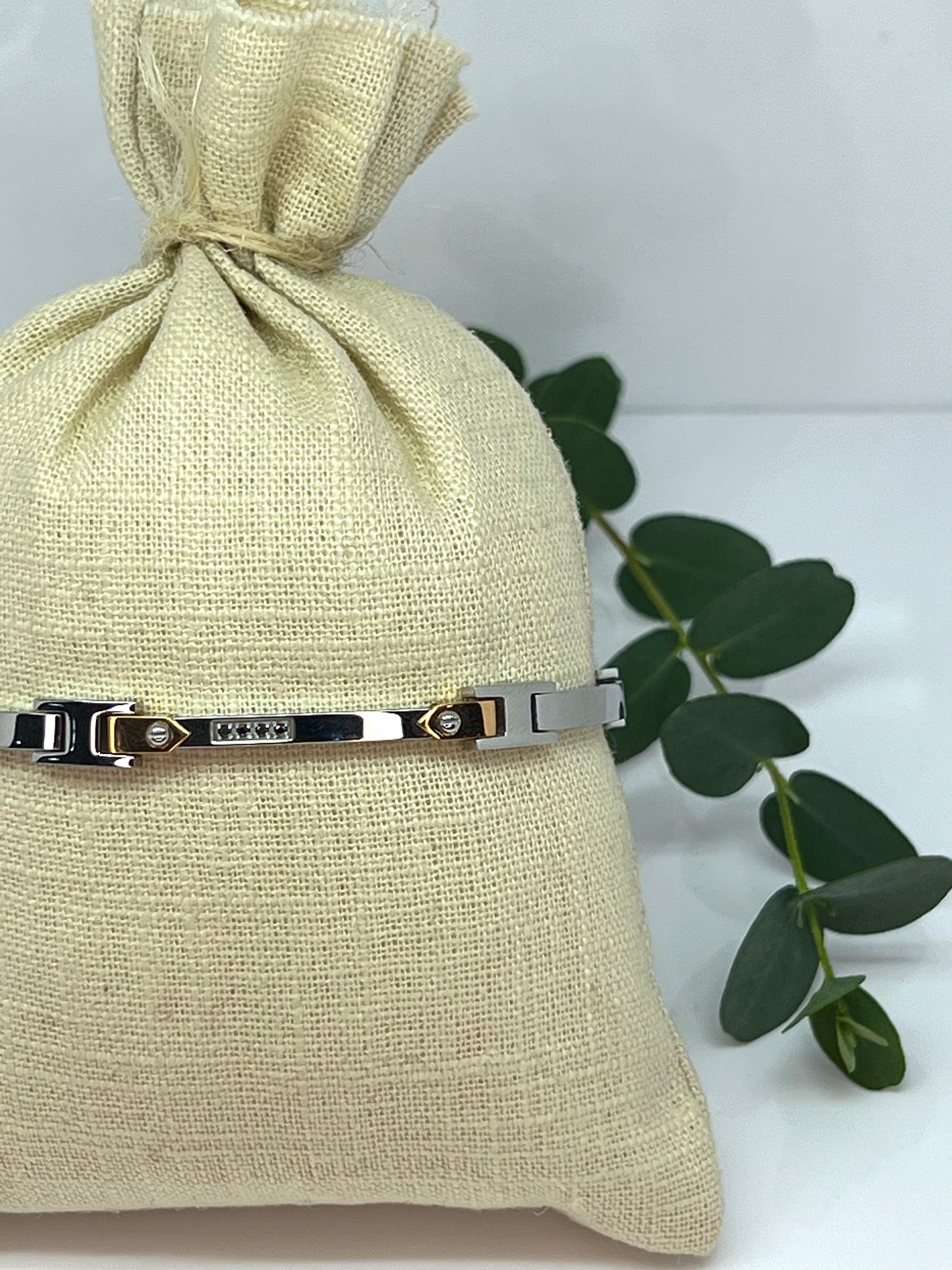 BRACCIALE IN ACCIAIO CON DIAMANTI NERI