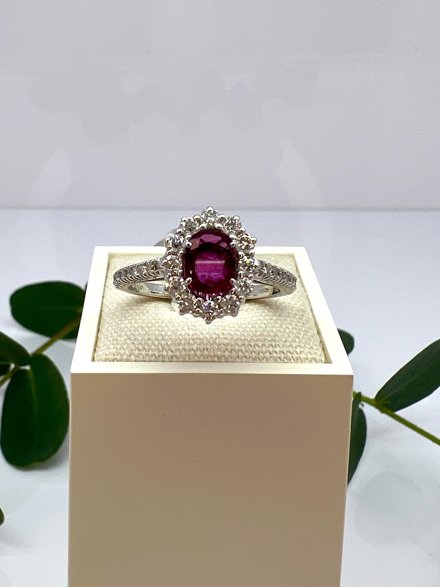 ANELLO KATE CON DIAMANTI E RUBINO