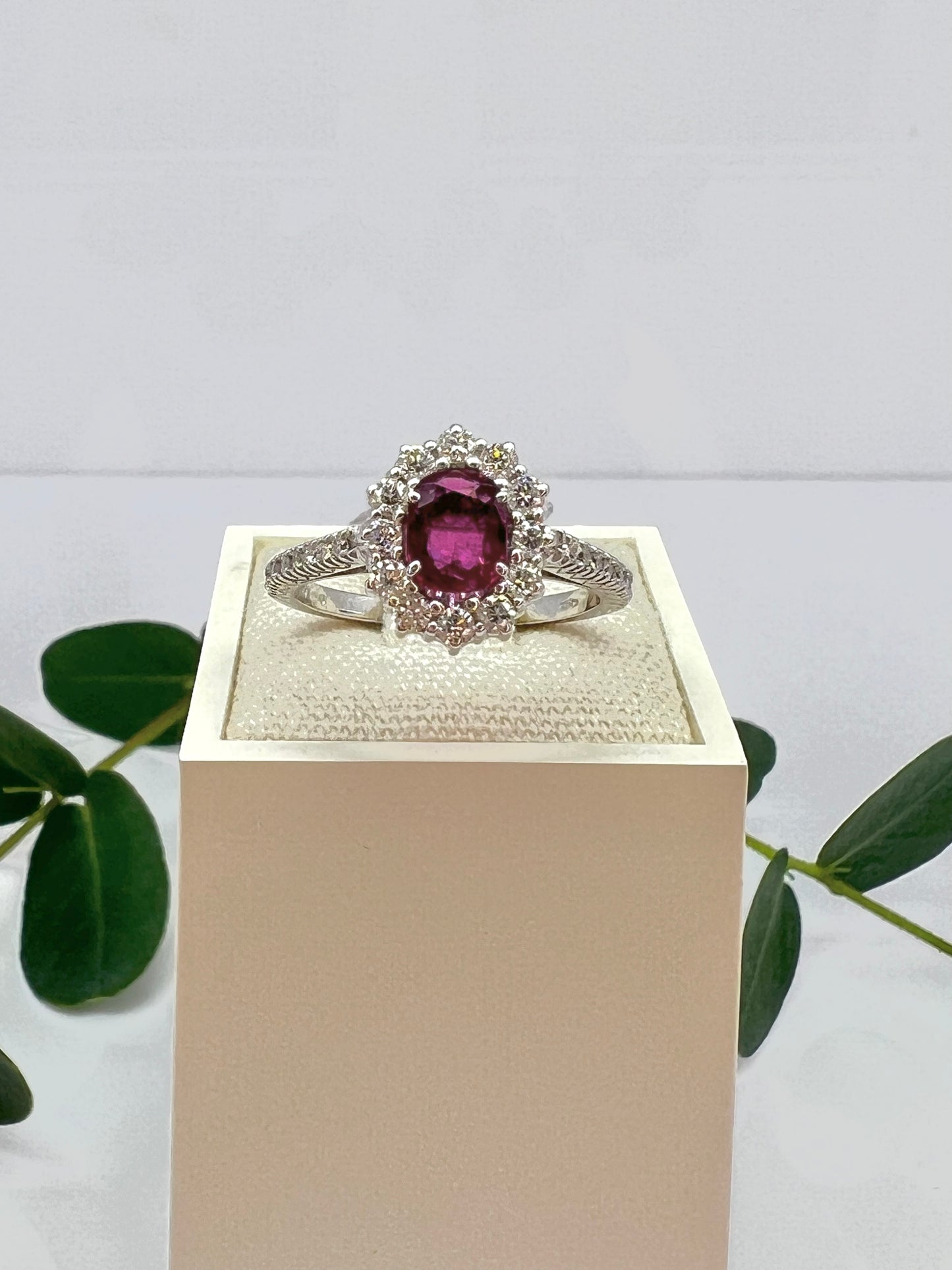 ANELLO KATE CON DIAMANTI E RUBINO