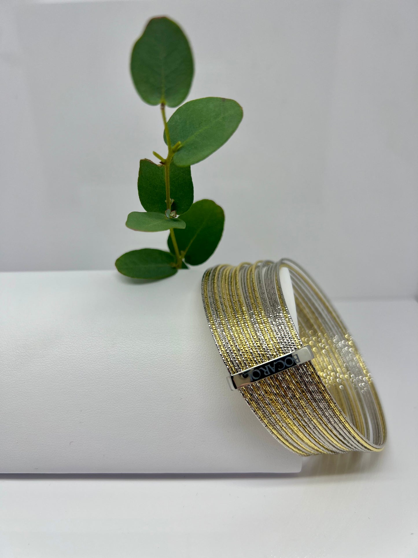 BRACCIALE A FILI RIGIDI